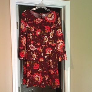 Old Navy 8 w tags. No pets smoke free. Im 5-8 150